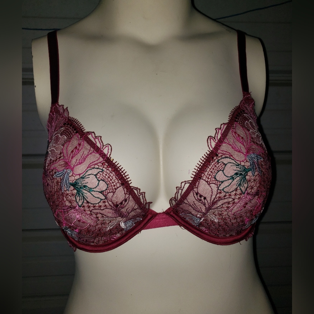 Size 38DD Victoria's Secret Sheer Floral bra underwire pretty 😍 lingerie VS